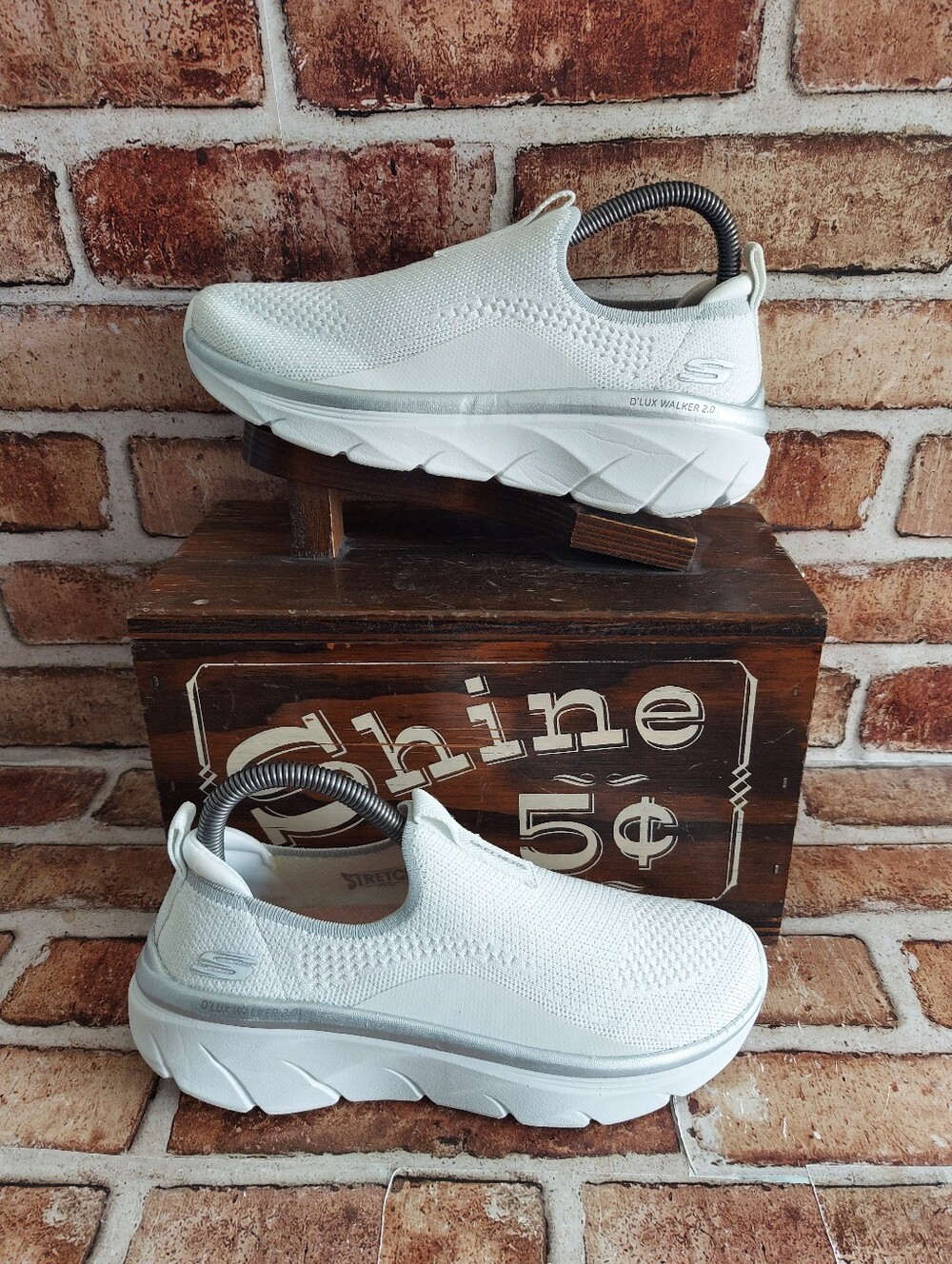 Pre-owned 2024 Skechers D'lux Walker 2.0